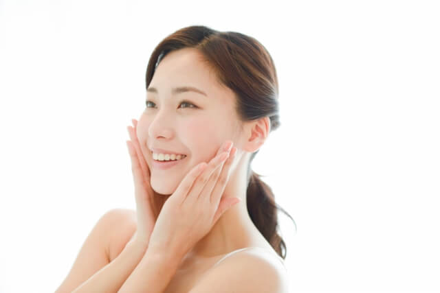 笑顔の女性