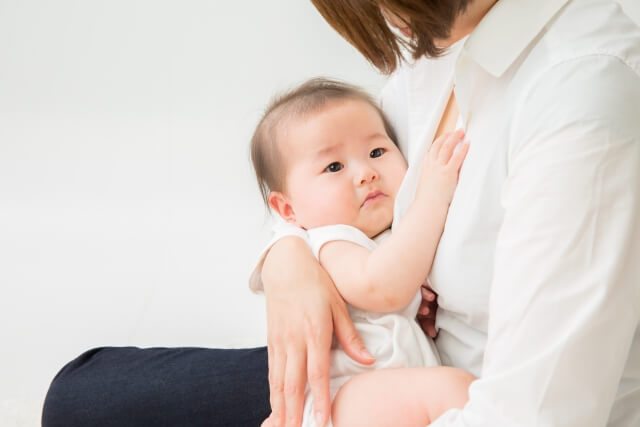 赤ちゃんと母乳